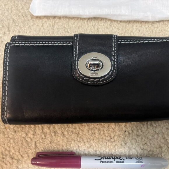 EUC Coach full size leather wallet - Picture 1 of 7